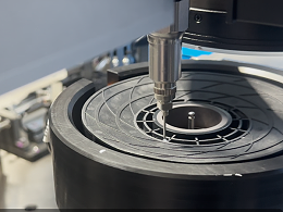 赛德克扇叶自动加胶动平衡机：小尺寸风扇的高效平衡方案